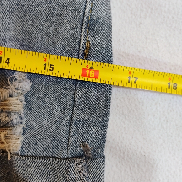 High-Rise Light Wash Denim Roll-Hem Shorts - Picture 7 of 10